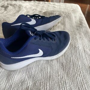 Nike shoes size 4Youth
